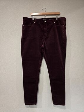 Banana Republic Women's Corduroy Pants in Burgundy Size 35L (18)